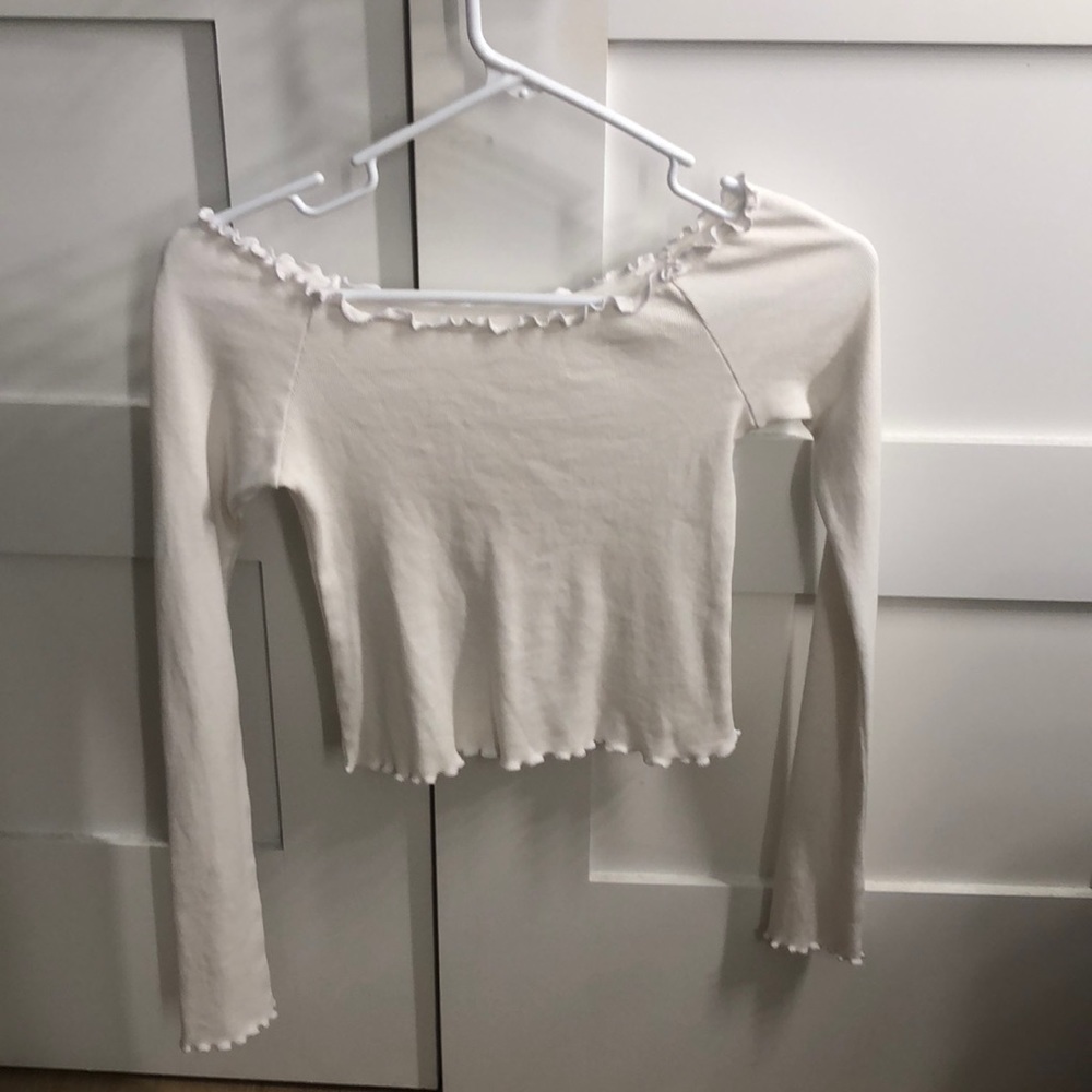 White long sleeve crop top